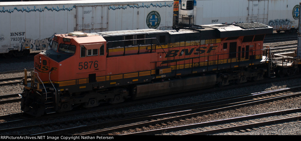 BNSF 5876